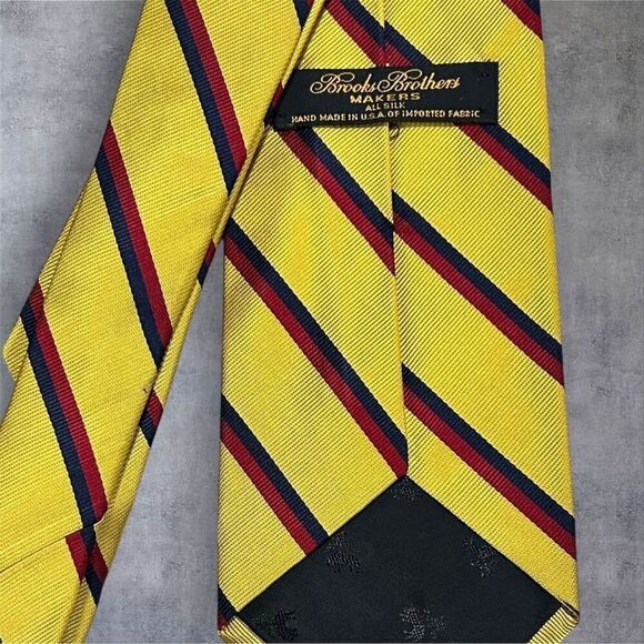 Brooks Brothers Men's Yellow Striped Silk Tie Classic Length - Picture 3 of 5